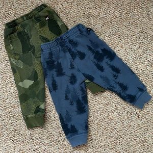 Pair of Tea Collection toddler boys sweatpants/joggers 💙